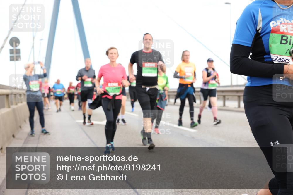 03.10.2025 - Köhlbrandbrückenlauf Lena Gebhardt http://msf.ph/oto/9198241 03.10.2025 15:33:57 Position 1 70 meine-sportfotos.de