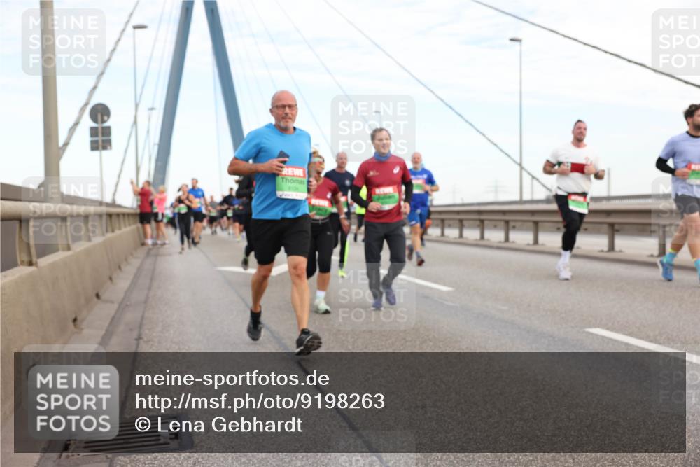 03.10.2025 - Köhlbrandbrückenlauf Lena Gebhardt http://msf.ph/oto/9198263 03.10.2025 15:34:02 Position 1  meine-sportfotos.de