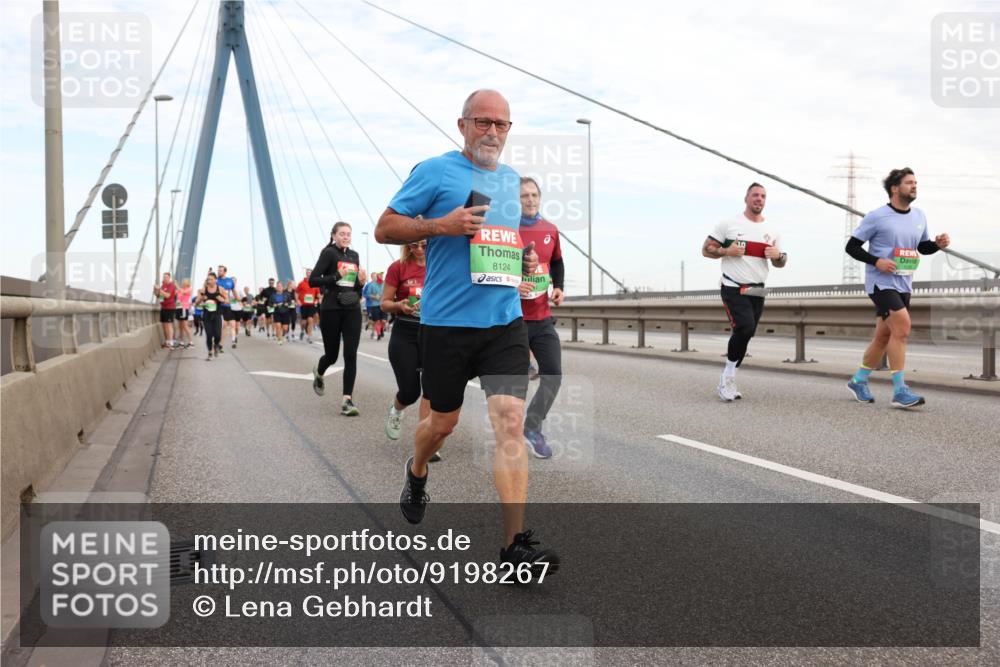 03.10.2025 - Köhlbrandbrückenlauf Lena Gebhardt http://msf.ph/oto/9198267 03.10.2025 15:34:03 Position 1 8124, 10 meine-sportfotos.de