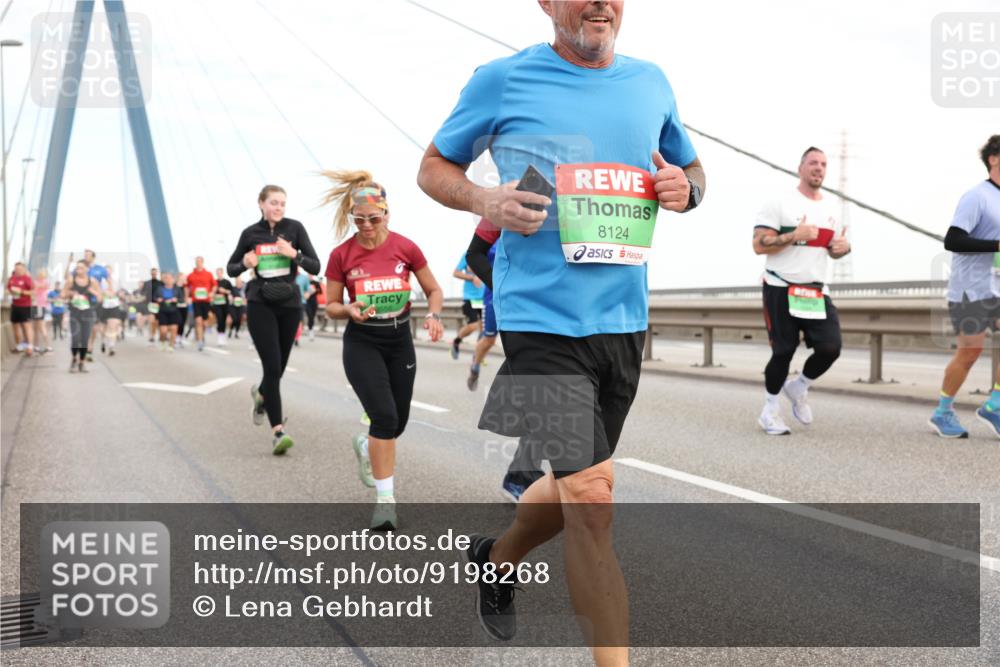 03.10.2025 - Köhlbrandbrückenlauf Lena Gebhardt http://msf.ph/oto/9198268 03.10.2025 15:34:03 Position 1 8124 meine-sportfotos.de
