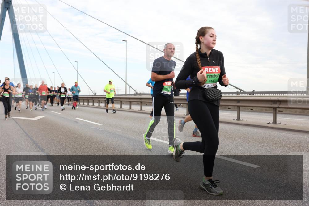 03.10.2025 - Köhlbrandbrückenlauf Lena Gebhardt http://msf.ph/oto/9198276 03.10.2025 15:34:05 Position 1 9140 meine-sportfotos.de