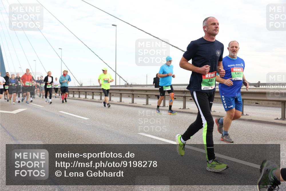 03.10.2025 - Köhlbrandbrückenlauf Lena Gebhardt http://msf.ph/oto/9198278 03.10.2025 15:34:05 Position 1 7608, 9455 meine-sportfotos.de