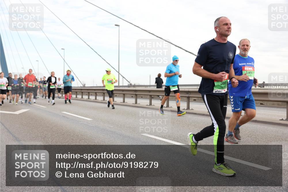 03.10.2025 - Köhlbrandbrückenlauf Lena Gebhardt http://msf.ph/oto/9198279 03.10.2025 15:34:05 Position 1 9455, 7608 meine-sportfotos.de