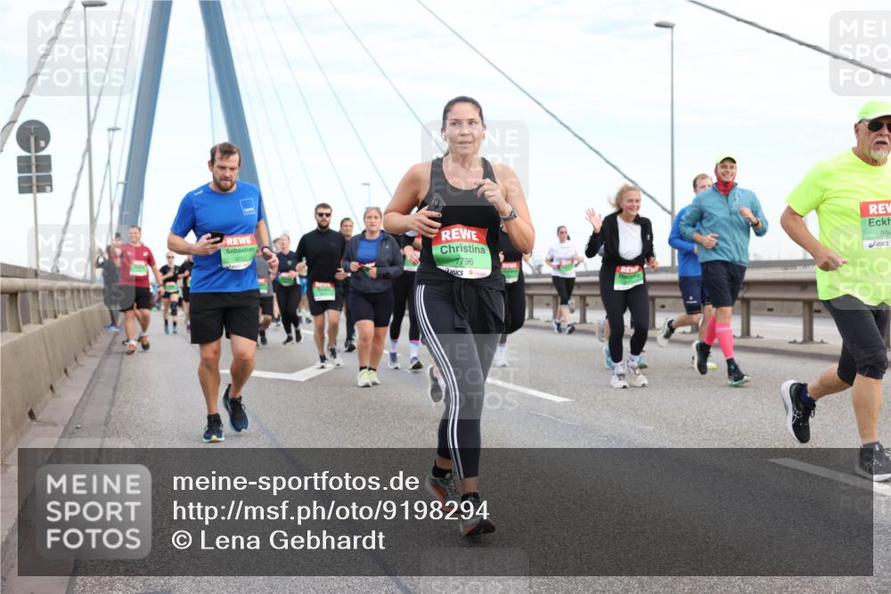 03.10.2025 - Köhlbrandbrückenlauf Lena Gebhardt http://msf.ph/oto/9198294 03.10.2025 15:34:08 Position 1 9252, 7796, 894 meine-sportfotos.de
