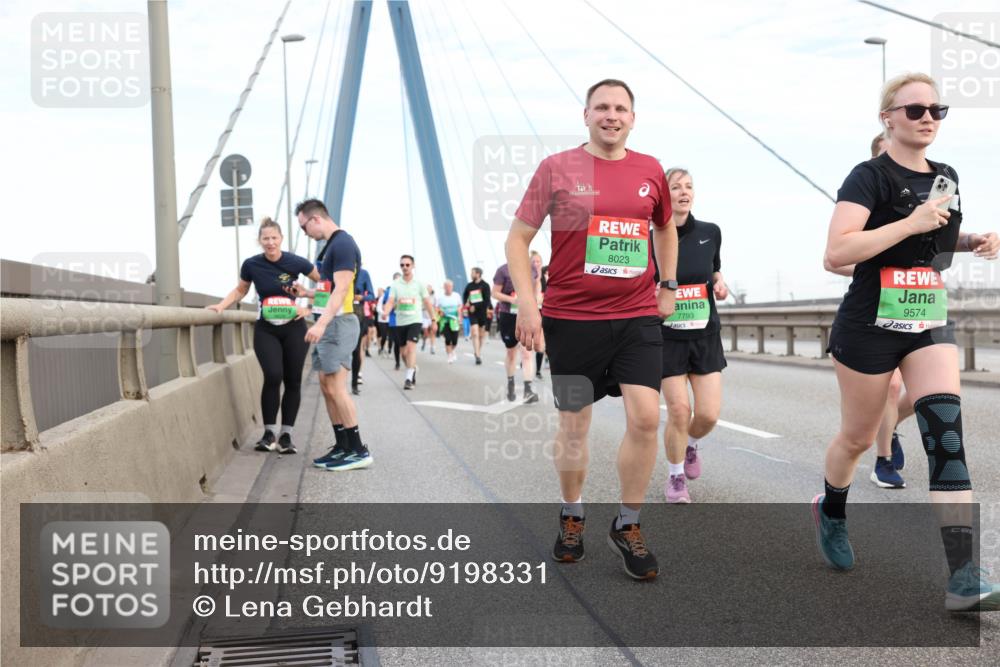 03.10.2025 - Köhlbrandbrückenlauf Lena Gebhardt http://msf.ph/oto/9198331 03.10.2025 15:34:15 Position 1 8023, 7793, 9574 meine-sportfotos.de