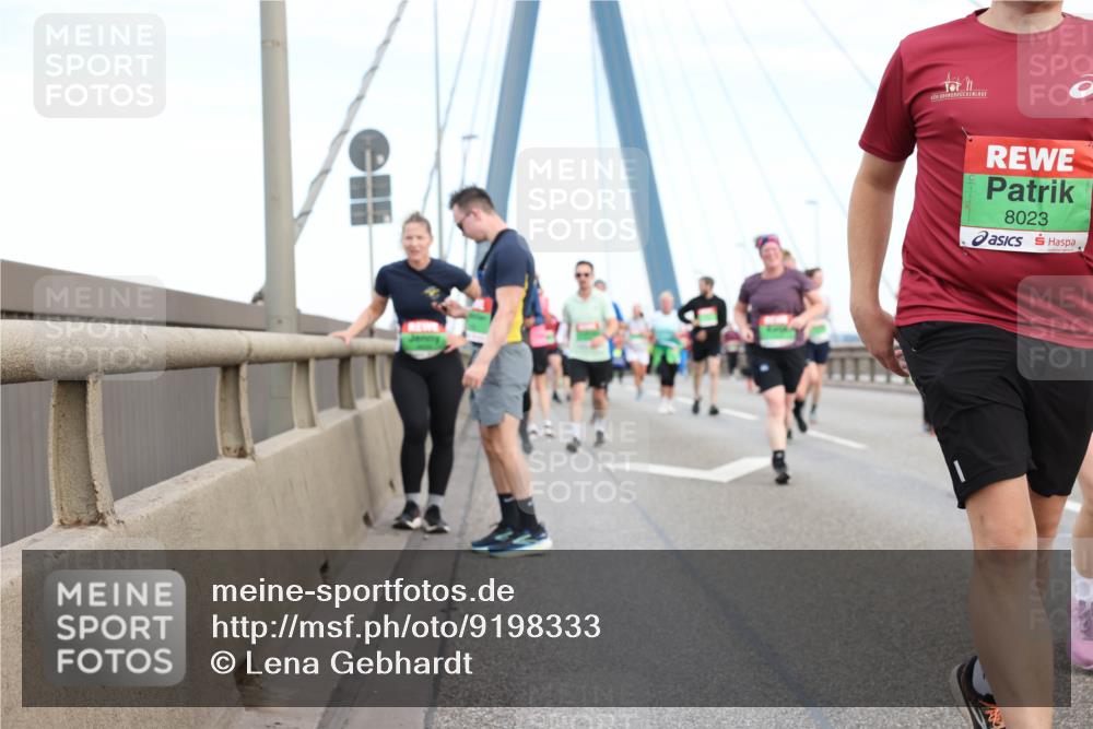 03.10.2025 - Köhlbrandbrückenlauf Lena Gebhardt http://msf.ph/oto/9198333 03.10.2025 15:34:16 Position 1 8023 meine-sportfotos.de