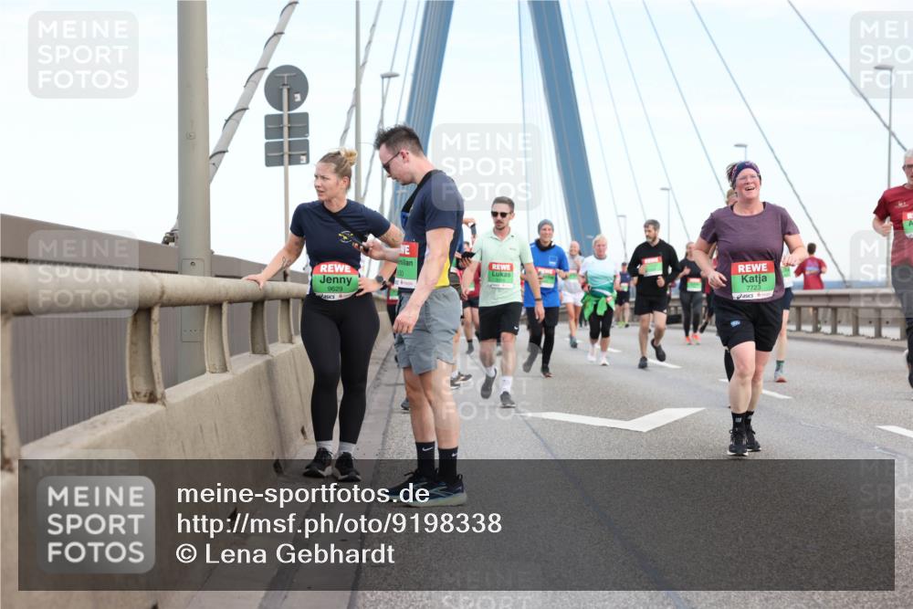 03.10.2025 - Köhlbrandbrückenlauf Lena Gebhardt http://msf.ph/oto/9198338 03.10.2025 15:34:17 Position 1 9629, 7723 meine-sportfotos.de
