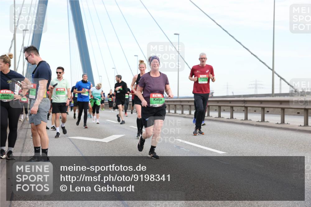 03.10.2025 - Köhlbrandbrückenlauf Lena Gebhardt http://msf.ph/oto/9198341 03.10.2025 15:34:17 Position 1 9629, 7723 meine-sportfotos.de