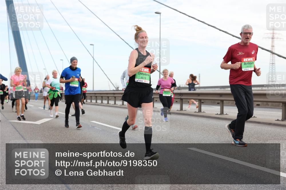 03.10.2025 - Köhlbrandbrückenlauf Lena Gebhardt http://msf.ph/oto/9198350 03.10.2025 15:34:20 Position 1 8878, 9613 meine-sportfotos.de