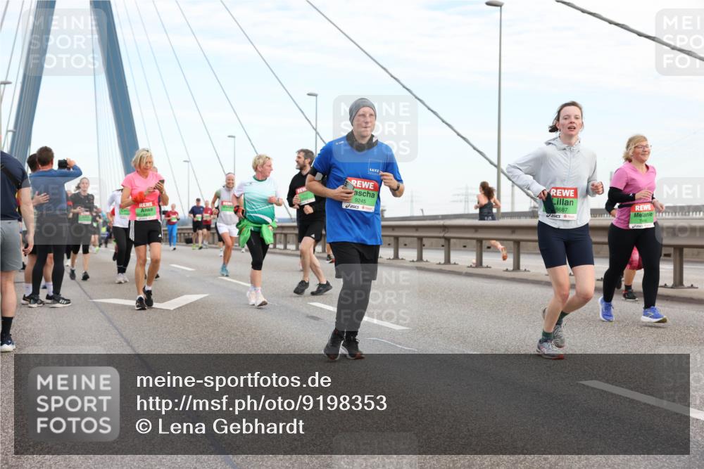 03.10.2025 - Köhlbrandbrückenlauf Lena Gebhardt http://msf.ph/oto/9198353 03.10.2025 15:34:21 Position 1 9245, 8687 meine-sportfotos.de