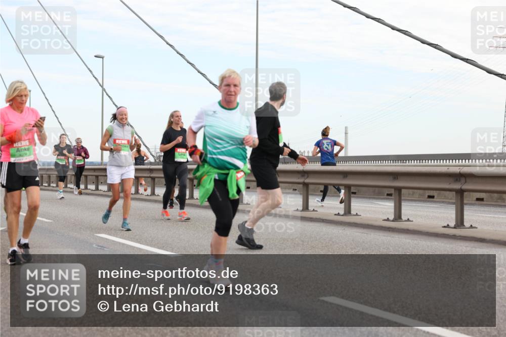03.10.2025 - Köhlbrandbrückenlauf Lena Gebhardt http://msf.ph/oto/9198363 03.10.2025 15:34:23 Position 1  meine-sportfotos.de