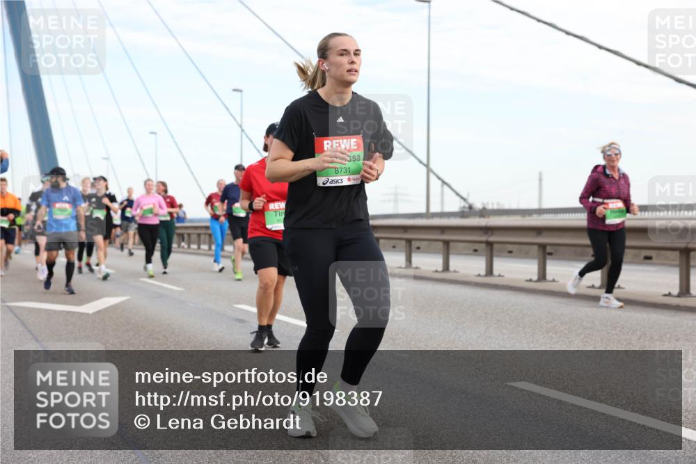 03.10.2025 - Köhlbrandbrückenlauf Lena Gebhardt http://msf.ph/oto/9198387 03.10.2025 15:34:29 Position 1 8731 meine-sportfotos.de
