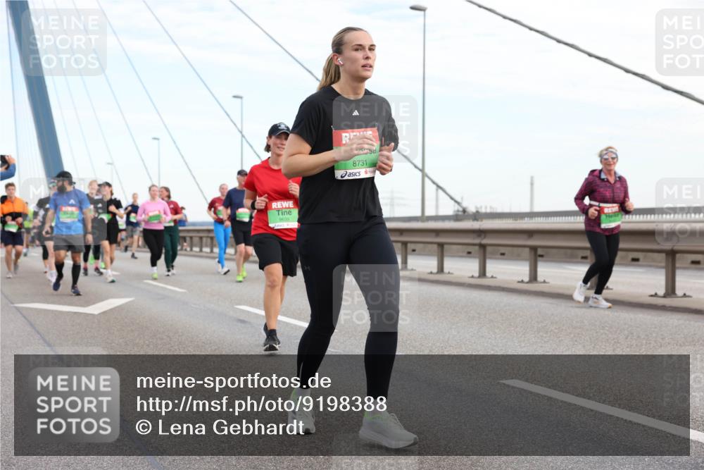 03.10.2025 - Köhlbrandbrückenlauf Lena Gebhardt http://msf.ph/oto/9198388 03.10.2025 15:34:29 Position 1 9639, 8731 meine-sportfotos.de