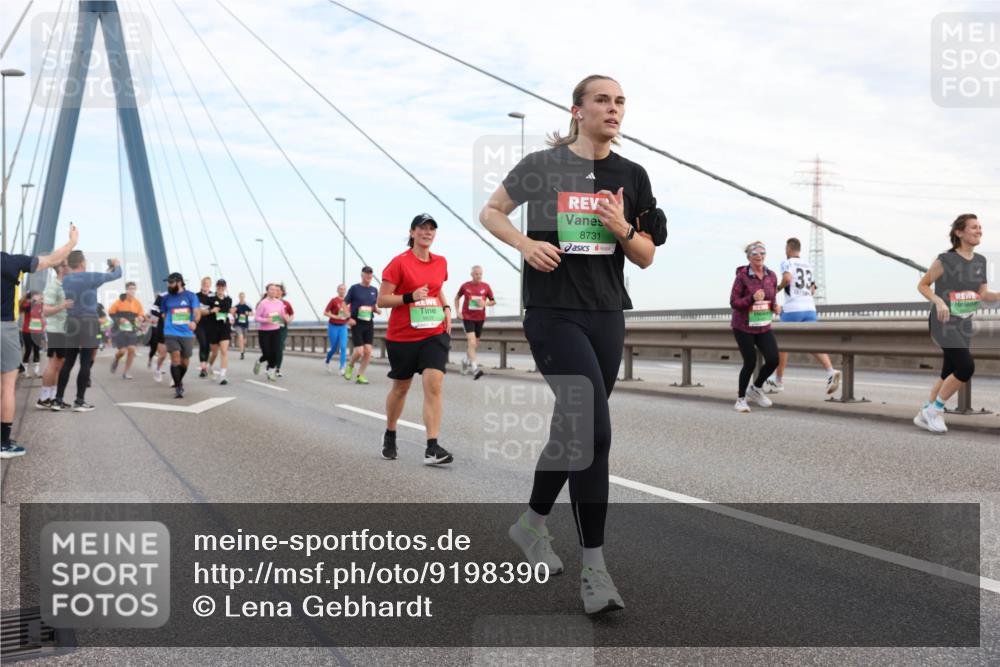 03.10.2025 - Köhlbrandbrückenlauf Lena Gebhardt http://msf.ph/oto/9198390 03.10.2025 15:34:29 Position 1 8731 meine-sportfotos.de