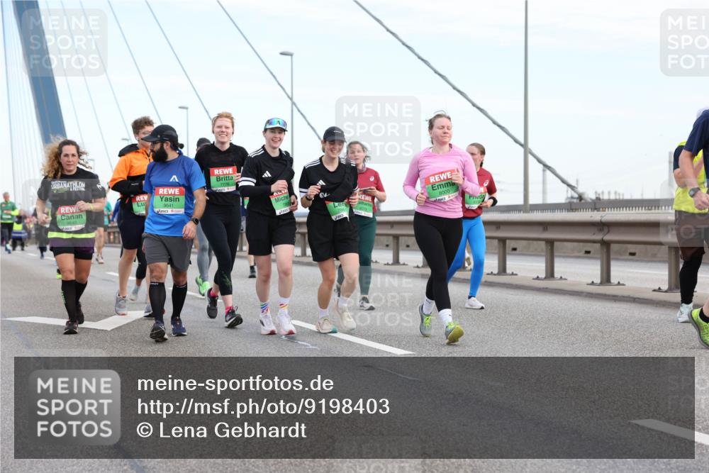 03.10.2025 - Köhlbrandbrückenlauf Lena Gebhardt http://msf.ph/oto/9198403 03.10.2025 15:34:32 Position 1 9640, 9641, 7776, 8000, 8379 meine-sportfotos.de