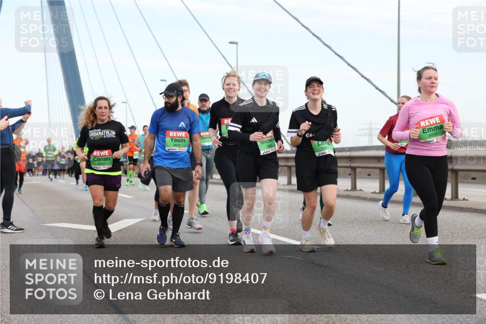 03.10.2025 - Köhlbrandbrückenlauf Lena Gebhardt http://msf.ph/oto/9198407 03.10.2025 15:34:33 Position 1 9640, 9641, 7868, 7861, 8000 meine-sportfotos.de