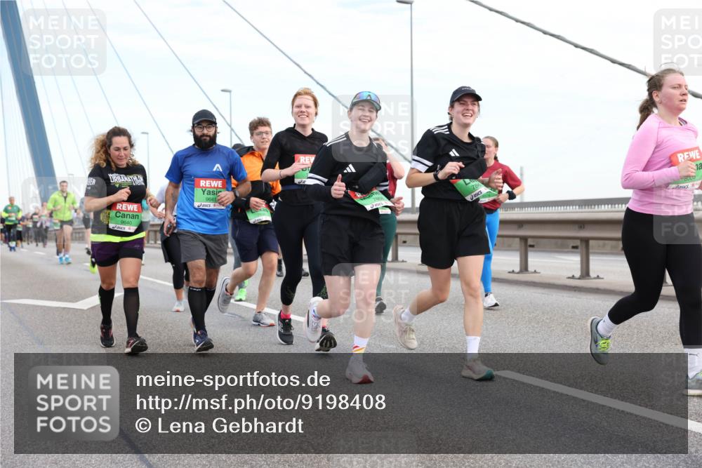 03.10.2025 - Köhlbrandbrückenlauf Lena Gebhardt http://msf.ph/oto/9198408 03.10.2025 15:34:34 Position 1 9641, 9640, 7868, 786, 0000 meine-sportfotos.de