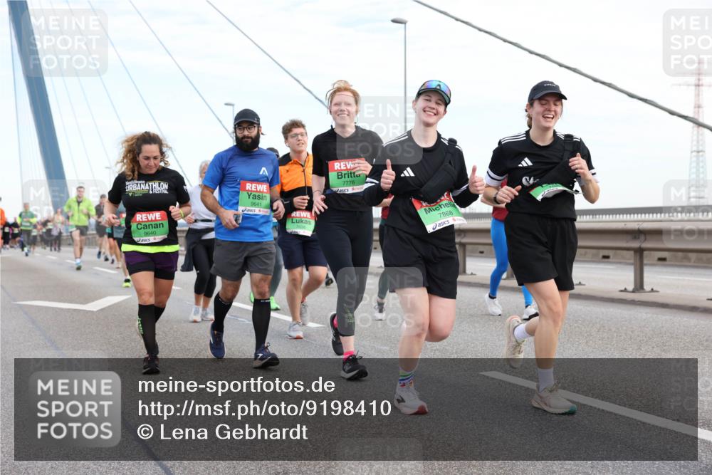 03.10.2025 - Köhlbrandbrückenlauf Lena Gebhardt http://msf.ph/oto/9198410 03.10.2025 15:34:34 Position 1 9640, 9641, 7636, 7776, 7868 meine-sportfotos.de