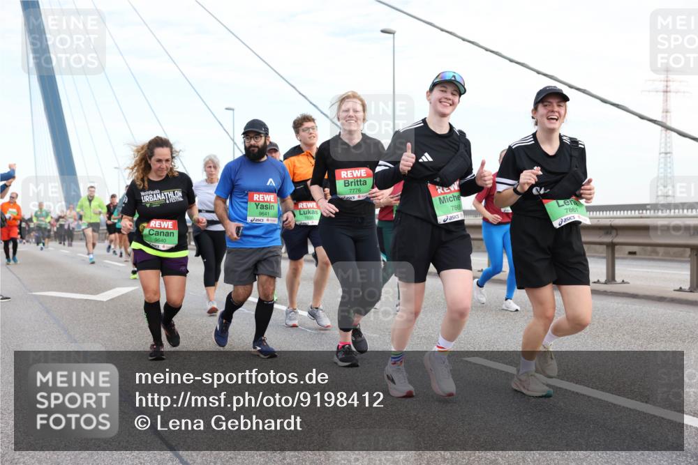 03.10.2025 - Köhlbrandbrückenlauf Lena Gebhardt http://msf.ph/oto/9198412 03.10.2025 15:34:34 Position 1 9641, 9640, 7636, 7776, 7868, 7861 meine-sportfotos.de