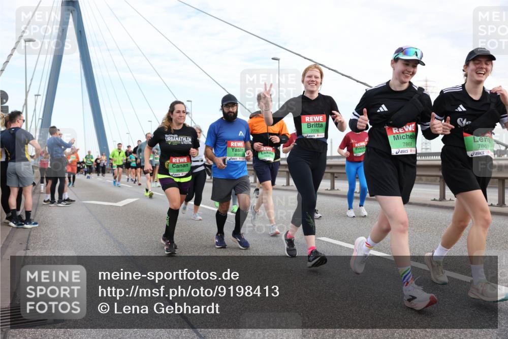 03.10.2025 - Köhlbrandbrückenlauf Lena Gebhardt http://msf.ph/oto/9198413 03.10.2025 15:34:35 Position 1 9641, 9640, 7776, 7868, 7861 meine-sportfotos.de