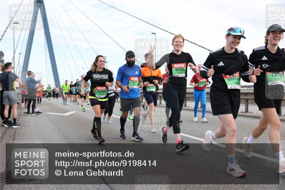 03.10.2025 - Köhlbrandbrückenlauf Lena Gebhardt http://msf.ph/oto/9198414 03.10.2025 15:34:35 Position 1 06, 9641, 9640, 7776, 7868, 7861 meine-sportfotos.de