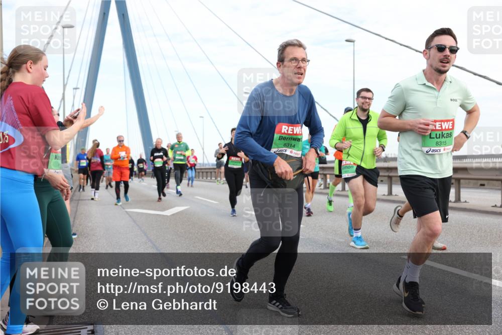 03.10.2025 - Köhlbrandbrückenlauf Lena Gebhardt http://msf.ph/oto/9198443 03.10.2025 15:34:41 Position 1 15, 8314, 7461, 5, 8315 meine-sportfotos.de