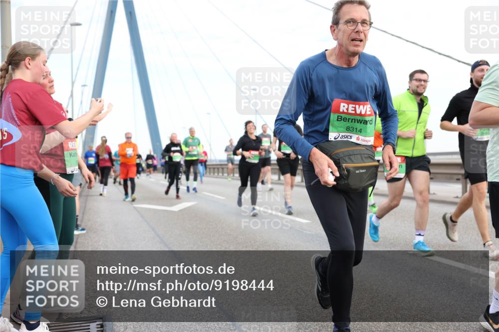 03.10.2025 - Köhlbrandbrückenlauf Lena Gebhardt http://msf.ph/oto/9198444 03.10.2025 15:34:41 Position 1 15, 8314 meine-sportfotos.de