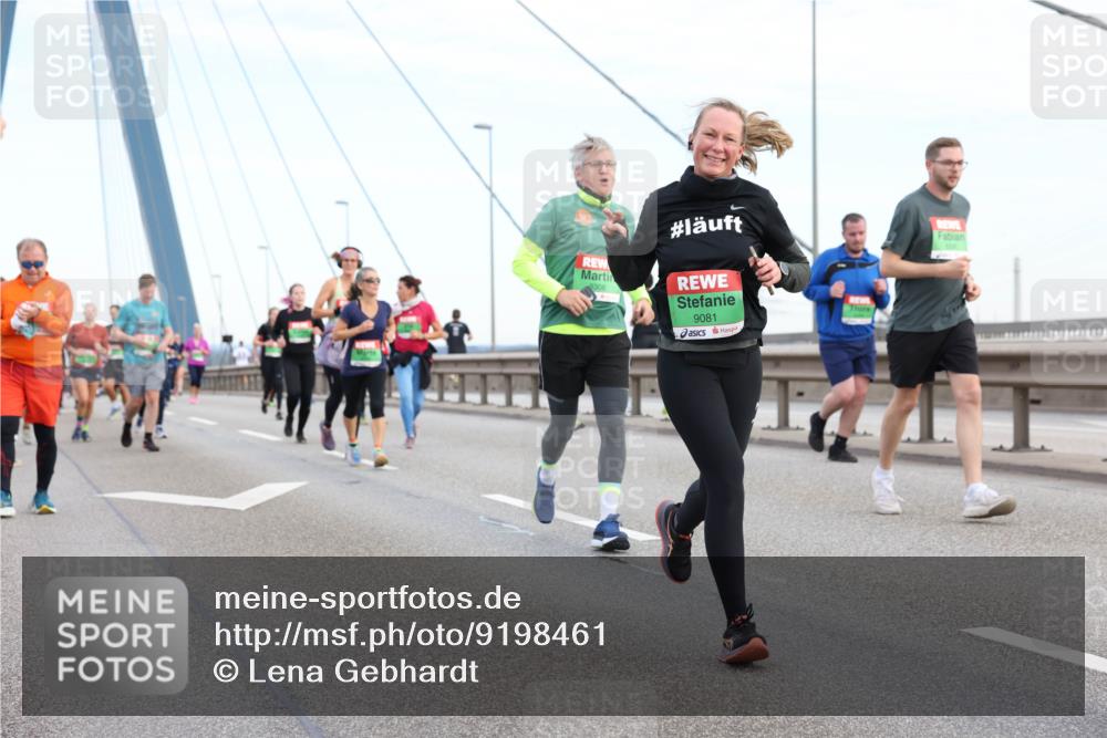 03.10.2025 - Köhlbrandbrückenlauf Lena Gebhardt http://msf.ph/oto/9198461 03.10.2025 15:34:44 Position 1 9081 meine-sportfotos.de