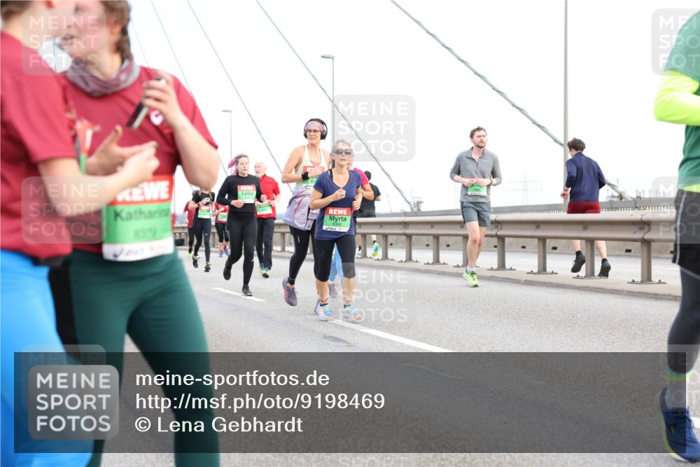 03.10.2025 - Köhlbrandbrückenlauf Lena Gebhardt http://msf.ph/oto/9198469 03.10.2025 15:34:46 Position 1 829, 8360 meine-sportfotos.de