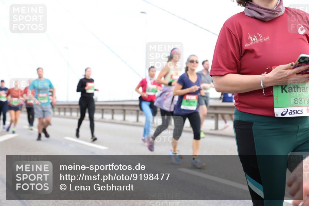03.10.2025 - Köhlbrandbrückenlauf Lena Gebhardt http://msf.ph/oto/9198477 03.10.2025 15:34:48 Position 1 8379 meine-sportfotos.de