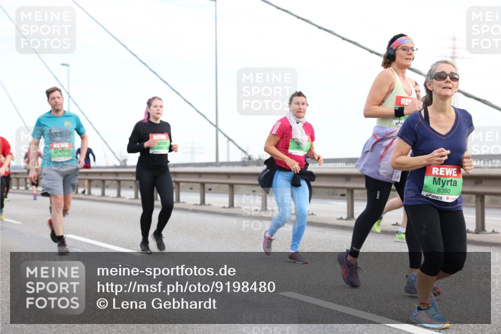 03.10.2025 - Köhlbrandbrückenlauf Lena Gebhardt http://msf.ph/oto/9198480 03.10.2025 15:34:49 Position 1 8360 meine-sportfotos.de