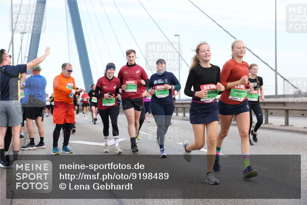 03.10.2025 - Köhlbrandbrückenlauf Lena Gebhardt http://msf.ph/oto/9198489 03.10.2025 15:34:51 Position 1 7680, 7690, 9142, 9615, 9616 meine-sportfotos.de