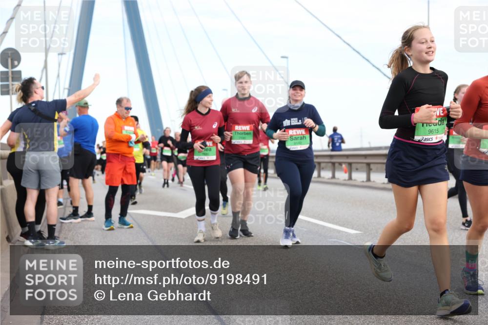 03.10.2025 - Köhlbrandbrückenlauf Lena Gebhardt http://msf.ph/oto/9198491 03.10.2025 15:34:51 Position 1 9142, 9615 meine-sportfotos.de