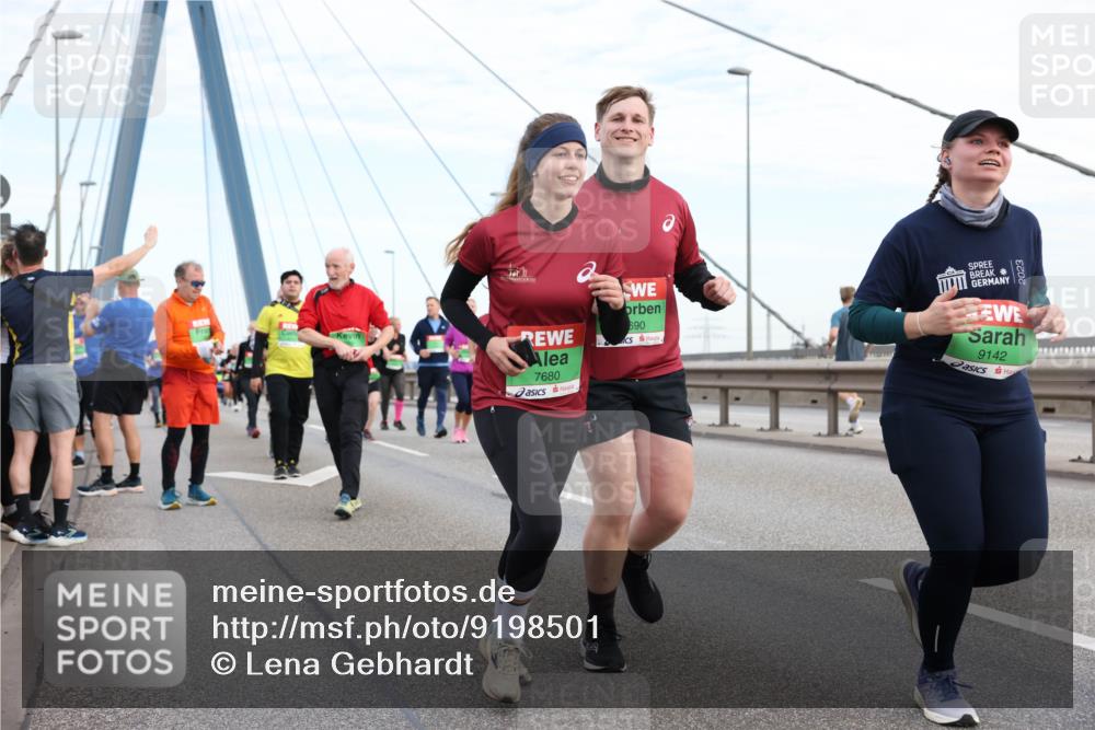 03.10.2025 - Köhlbrandbrückenlauf Lena Gebhardt http://msf.ph/oto/9198501 03.10.2025 15:34:53 Position 1 7680, 690, 10, 2023, 9142 meine-sportfotos.de