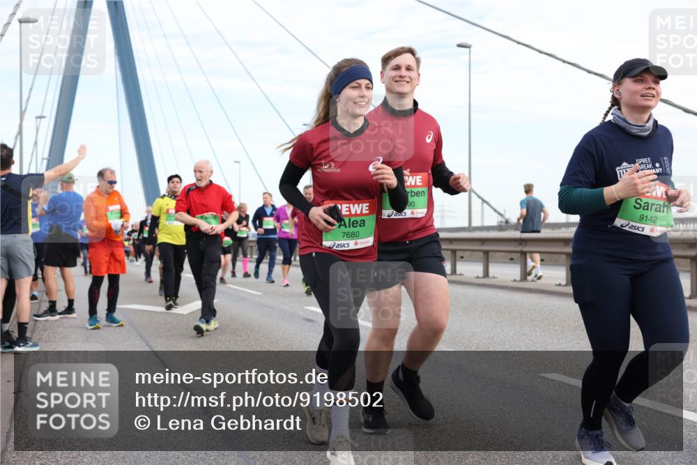 03.10.2025 - Köhlbrandbrückenlauf Lena Gebhardt http://msf.ph/oto/9198502 03.10.2025 15:34:53 Position 1 7680, 90, 9142 meine-sportfotos.de