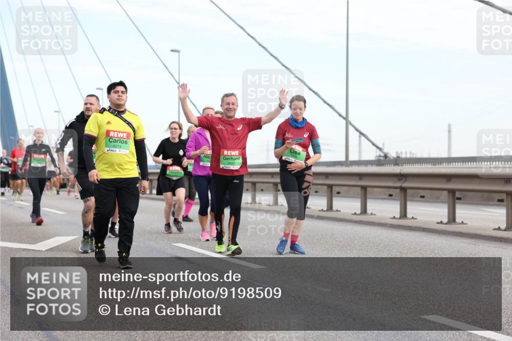 03.10.2025 - Köhlbrandbrückenlauf Lena Gebhardt http://msf.ph/oto/9198509 03.10.2025 15:34:55 Position 1 8274, 9498, 9497 meine-sportfotos.de