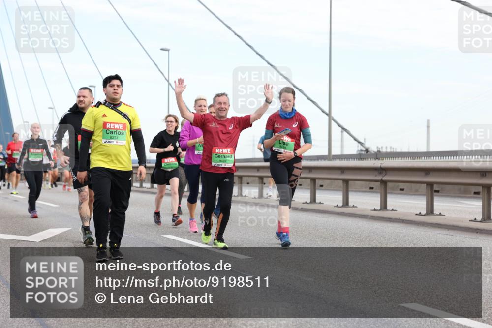 03.10.2025 - Köhlbrandbrückenlauf Lena Gebhardt http://msf.ph/oto/9198511 03.10.2025 15:34:55 Position 1 8274, 9497, 9498 meine-sportfotos.de