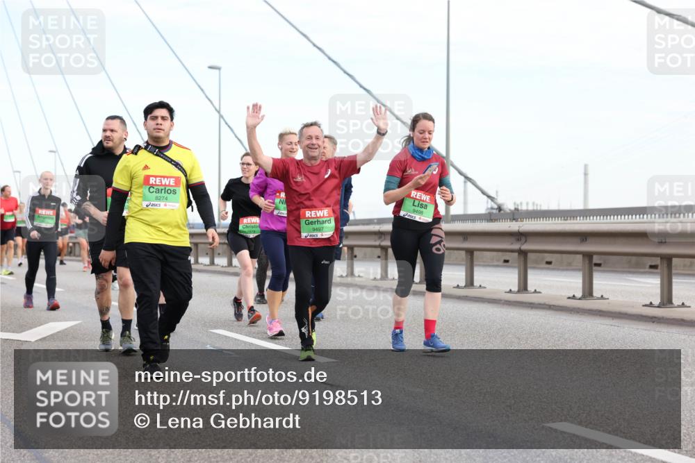 03.10.2025 - Köhlbrandbrückenlauf Lena Gebhardt http://msf.ph/oto/9198513 03.10.2025 15:34:55 Position 1 8274, 9497, 9498 meine-sportfotos.de