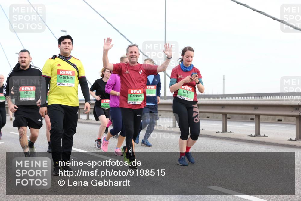 03.10.2025 - Köhlbrandbrückenlauf Lena Gebhardt http://msf.ph/oto/9198515 03.10.2025 15:34:56 Position 1 7752, 8274, 9497, 9732, 9498 meine-sportfotos.de