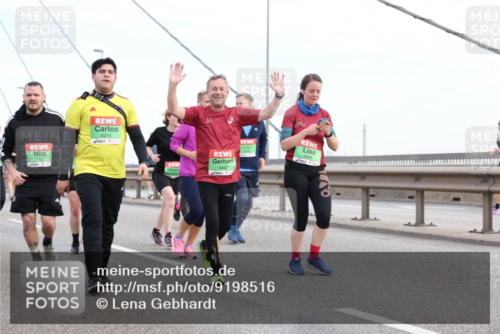 03.10.2025 - Köhlbrandbrückenlauf Lena Gebhardt http://msf.ph/oto/9198516 03.10.2025 15:34:56 Position 1 7752, 8274, 7878, 9497, 9732, 9498 meine-sportfotos.de