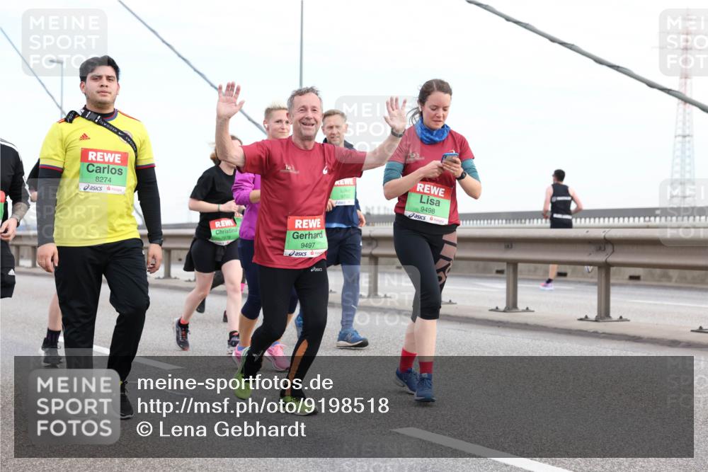 03.10.2025 - Köhlbrandbrückenlauf Lena Gebhardt http://msf.ph/oto/9198518 03.10.2025 15:34:56 Position 1 8274, 7878, 9497, 9732, 9498 meine-sportfotos.de