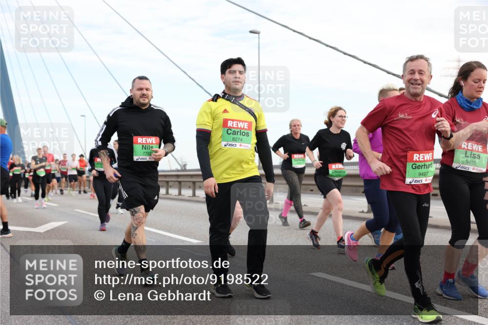 03.10.2025 - Köhlbrandbrückenlauf Lena Gebhardt http://msf.ph/oto/9198522 03.10.2025 15:34:57 Position 1 7752, 8274, 9497, 9498 meine-sportfotos.de