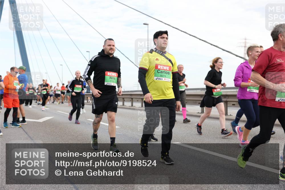 03.10.2025 - Köhlbrandbrückenlauf Lena Gebhardt http://msf.ph/oto/9198524 03.10.2025 15:34:58 Position 1 7752, 8274 meine-sportfotos.de