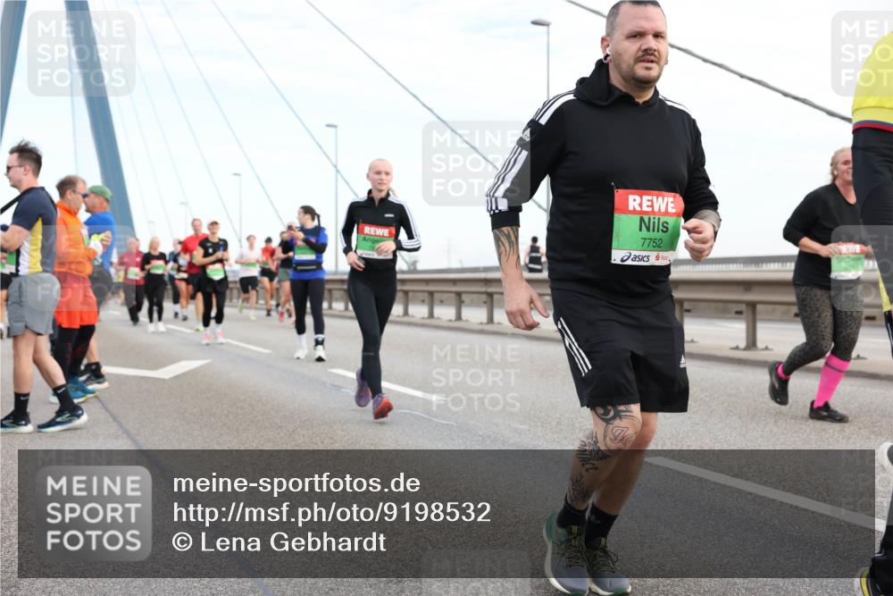 03.10.2025 - Köhlbrandbrückenlauf Lena Gebhardt http://msf.ph/oto/9198532 03.10.2025 15:34:59 Position 1 7752 meine-sportfotos.de
