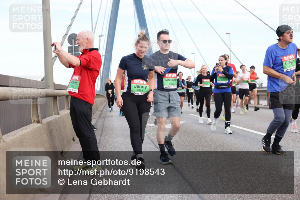 03.10.2025 - Köhlbrandbrückenlauf Lena Gebhardt http://msf.ph/oto/9198543 03.10.2025 15:35:02 Position 1 8289, 9629, 9630, 8703 meine-sportfotos.de