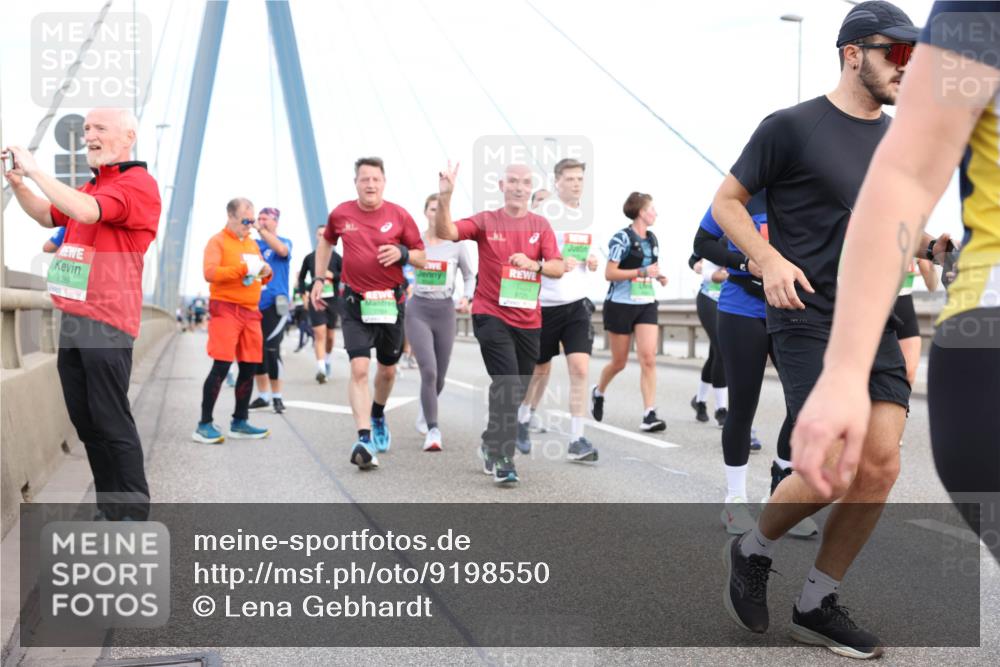 03.10.2025 - Köhlbrandbrückenlauf Lena Gebhardt http://msf.ph/oto/9198550 03.10.2025 15:35:06 Position 1 8289 meine-sportfotos.de