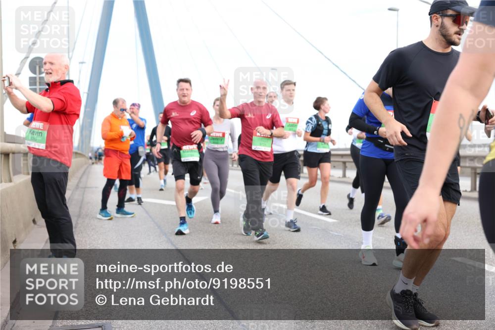 03.10.2025 - Köhlbrandbrückenlauf Lena Gebhardt http://msf.ph/oto/9198551 03.10.2025 15:35:06 Position 1 8289 meine-sportfotos.de