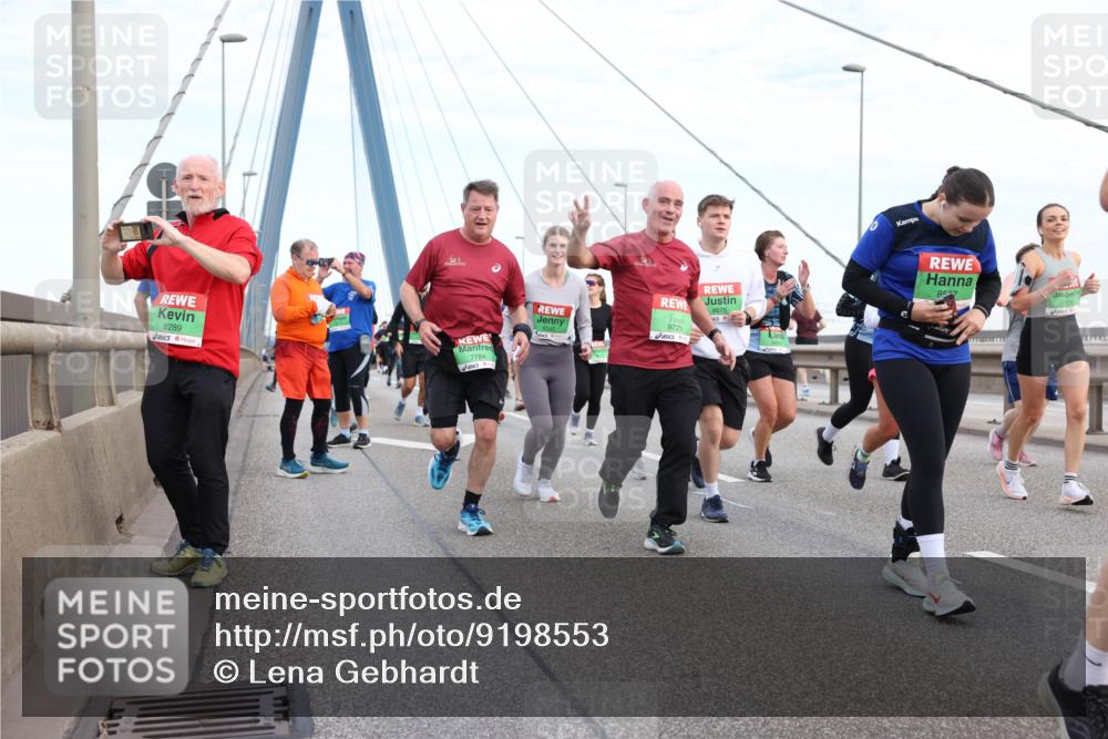 03.10.2025 - Köhlbrandbrückenlauf Lena Gebhardt http://msf.ph/oto/9198553 03.10.2025 15:35:06 Position 1 8289, 7784, 8675, 9725, 8345, 8537, 7779 meine-sportfotos.de