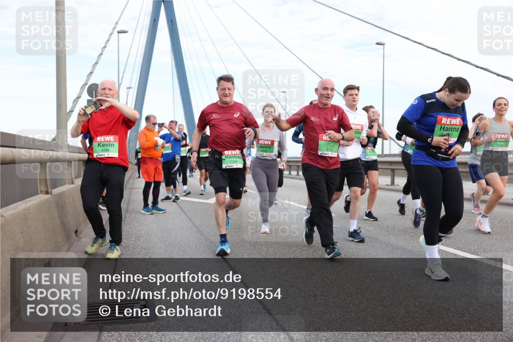 03.10.2025 - Köhlbrandbrückenlauf Lena Gebhardt http://msf.ph/oto/9198554 03.10.2025 15:35:07 Position 1 8289, 9725, 7784, 10067, 7779 meine-sportfotos.de