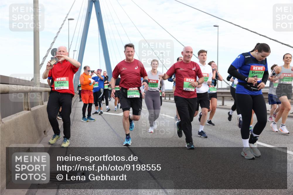 03.10.2025 - Köhlbrandbrückenlauf Lena Gebhardt http://msf.ph/oto/9198555 03.10.2025 15:35:07 Position 1 8289, 7784, 867, 7779 meine-sportfotos.de